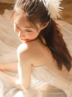 元气少女白色婚纱唯美浪漫个人写真