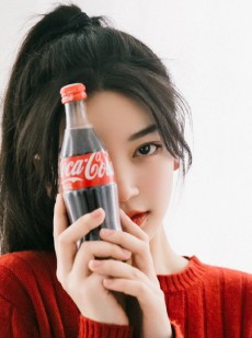 甜美女孩俏皮高马尾恬静优雅秀色可餐的美女照片