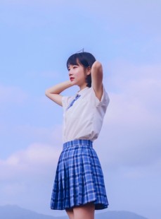 日系短发樱花妹女孩唯美氧气治愈清纯写真图片