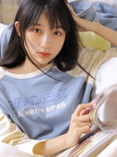 清纯可爱的呆萌小妹妹清澈杏眼肌肤白皙美女照片