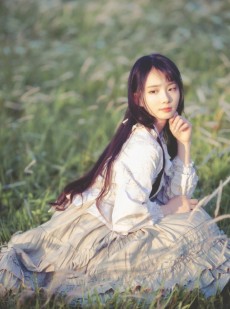 元气美女户外森系养眼写真摄影