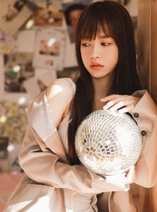 禁欲系清冷妹子美艳得不可方物清新性感写真
