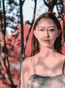 床榻上玉体横陈的绝美少妇姿态惹火撩魂日本写真集