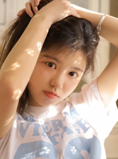 邻家姐姐明眸皓齿亮晶晶的大眼青涩勾火美女写真集