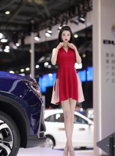 高跟鞋美女车模性感大长腿美图