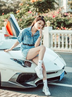 金发女郎牛仔热裤修长美腿私拍