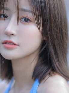 00后美眉长得亭亭玉立海边清纯私拍