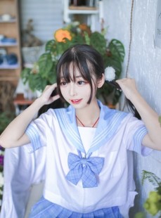 元气萝莉鬼丫长腿甜美女孩白皙治愈养眼写真