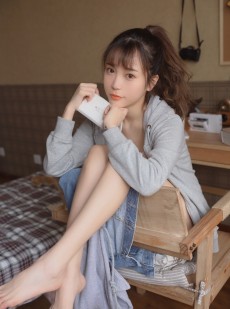 元气美女性感美腿笔直白皙美照