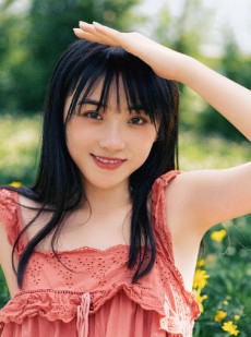 高甜氧气美女吊带长裙肤白貌美大长腿私拍