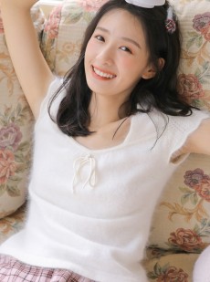笑靥如花的清纯mm肌肤白皙诱人美若天仙妹子图