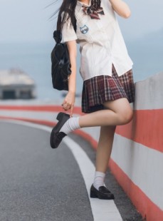 JK制服美女身姿窈窕曼妙女生图片