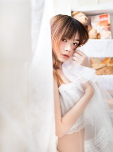身材火辣的亚洲嫩模细腰丰胸美女挺翘蜜桃臀极致诱人女生照片
