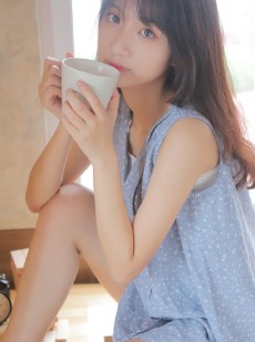 清纯长腿美女养眼睡衣诱人宅福利写真