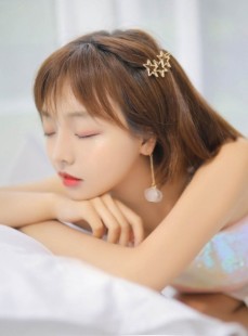 极品漂亮美女吊带长腿妖娆可爱萌妹性感写真图片