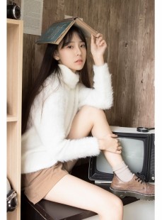 长腿美模身材高挑迷人艺术照