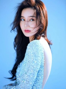 好身材饱满白嫩的知性美女气质优雅香肩艺术照