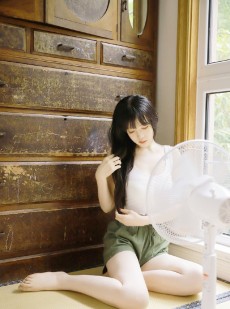 丰满尤物长腿吸睛惹火私拍