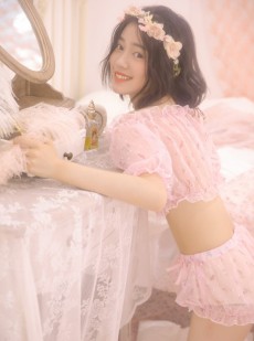 甜美少女小蛮腰大长腿精选图片