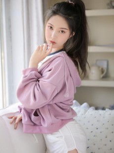 高马尾美女休闲运动服私房写真