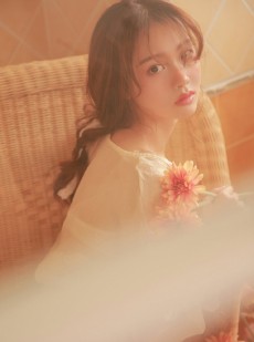 倾城佳人回眸一笑百媚生清纯写真