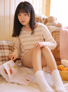 清纯可人的长腿美女青涩撩人唯美养眼个性写真