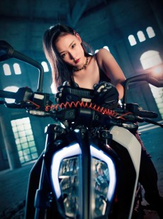 美飒机车女孩霸气图片