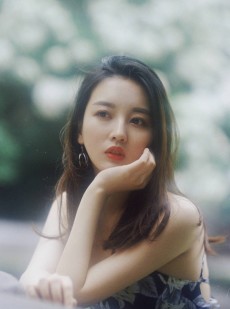 成熟御姐美女户外小清新露背礼裙清纯人像摄影写真