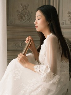 美女果儿超短裙诱惑亚洲另类图片制服自拍