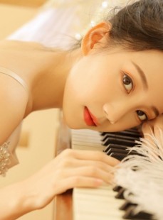 芭蕾舞美少女白丝美腿私房美图