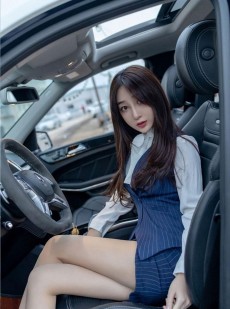 美女车模情趣制服高跟丝袜私拍