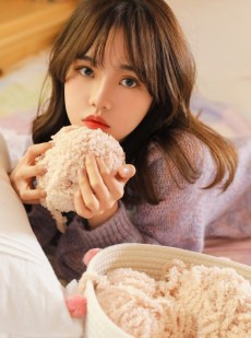 纯情少女细长美腿室内个人写真
