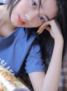 大胆女人杉杉超短裙诱惑白皙美腿极品销魂图片
