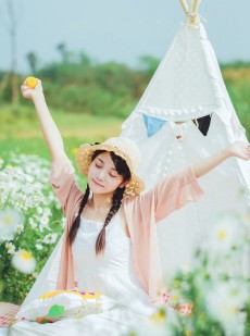 乳房饱满的美艳少妇极品透视内内黑丝性感诱惑美人图
