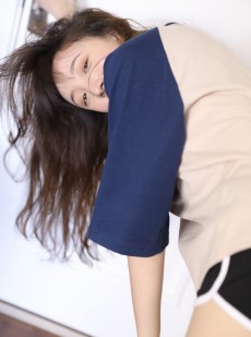 大尺度极品粉嫩嫩模温玉床上108种姿势粉嫩写真图集