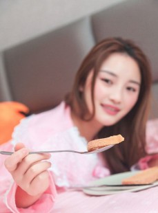 奶牛美女爆乳肥臀大白屁股镜头前摇晃吸睛大尺度西西女图