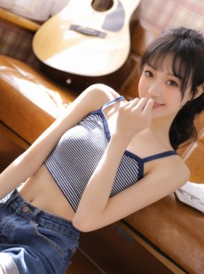 单马尾美少女小蛮腰大长腿写真